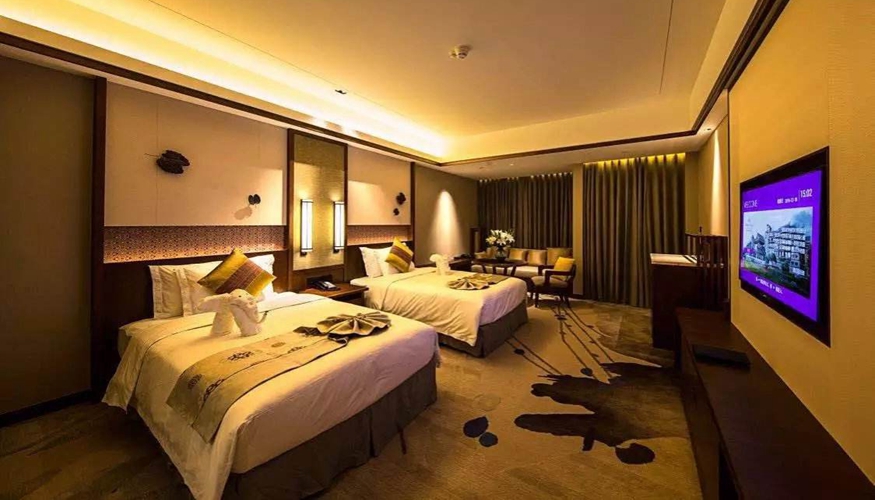 Twin Beds Room in Zhangjiajie Crowne Plaza Hotel